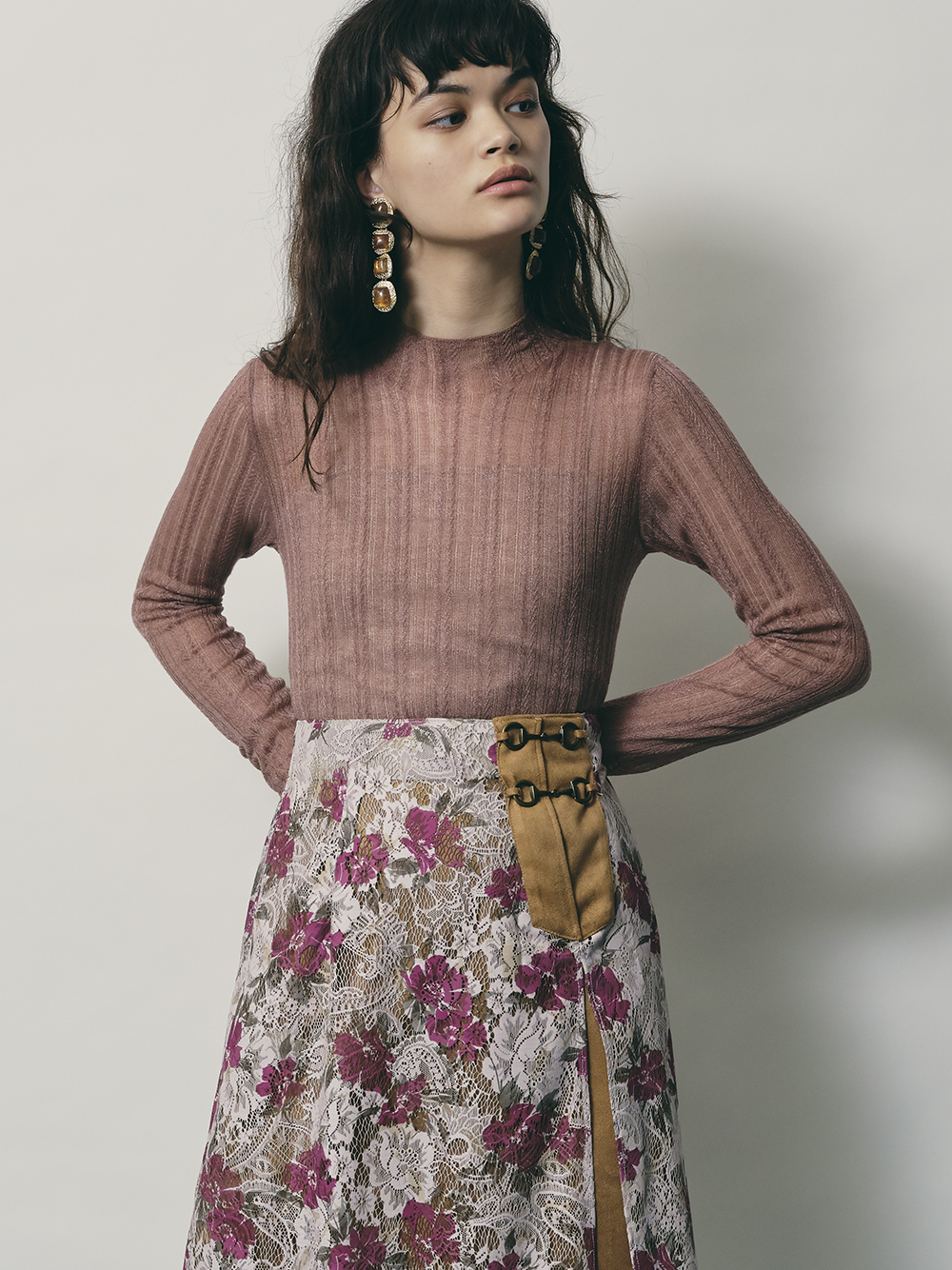 シアハイネックニットトップス