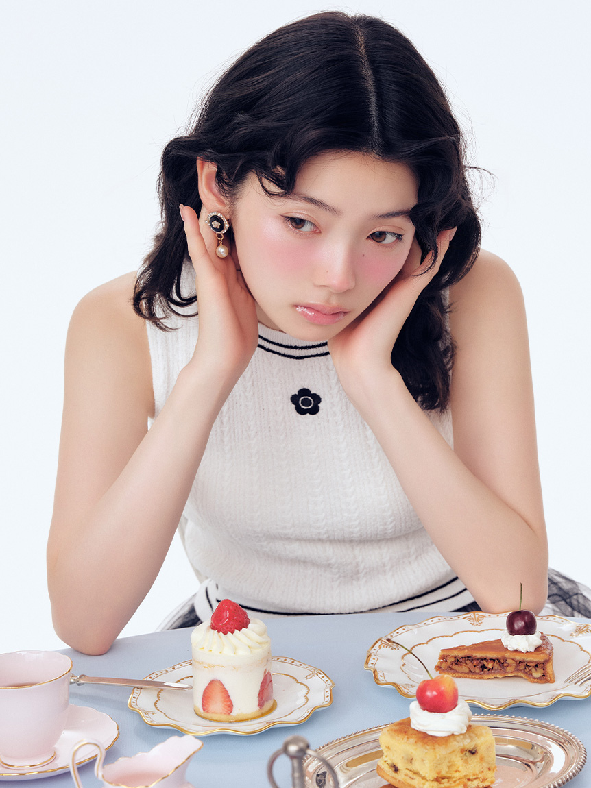 リリー LILY BROWN×MARY QUANT】デイジー刺繍ケーブルノースリニット(タンク