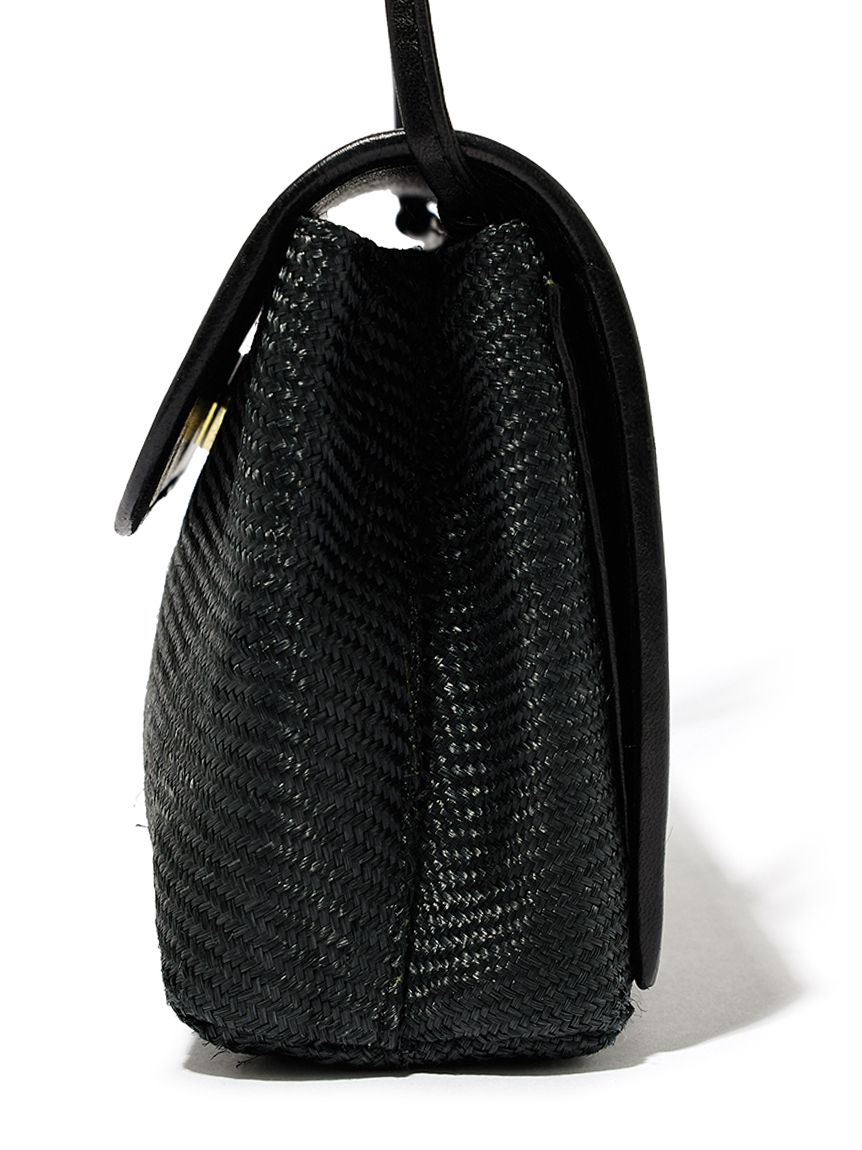 【希少】BOTTEGA VENETA チャーム　安全ピン　アクセサリー　ブラック ブラックイントレチャート ストラップ付き Lファスナー カード