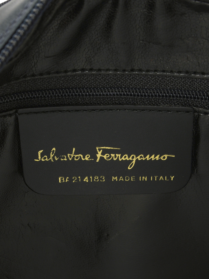 Salvatore Ferragamo ヴァラカーフショルダー(ヴィンテージバッグ