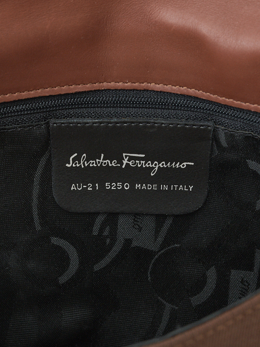 Salvatore Ferragamo ヴァラキャンバスティアードチェーントート(ヴィンテージバッグ)｜ヴィンテージ商品（VINTAGE  ITEM）｜LILY BROWN（リリーブラウン）の通販サイト【公式】