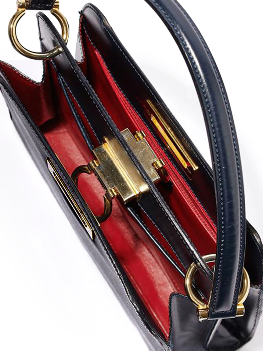 【ヴィンテージ】Rank:B☆Celine XS イエロー ロゴ フーディ ヴィンテージ】Rank:B☆Celine XS イエロー ロゴ フーディ