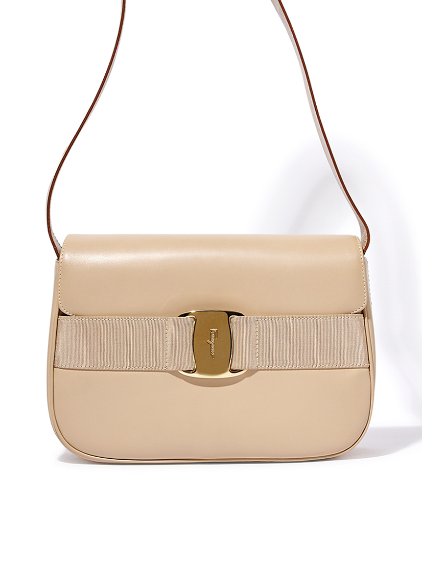 Salvatore Ferragamo ヴァラフラップショルダー(ヴィンテージ