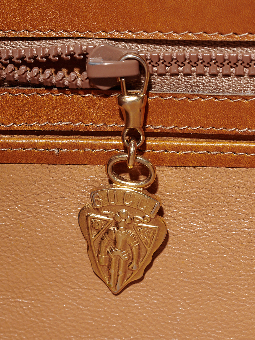 GUCCI GGシェリーラインロゴフラップショルダー(ヴィンテージ