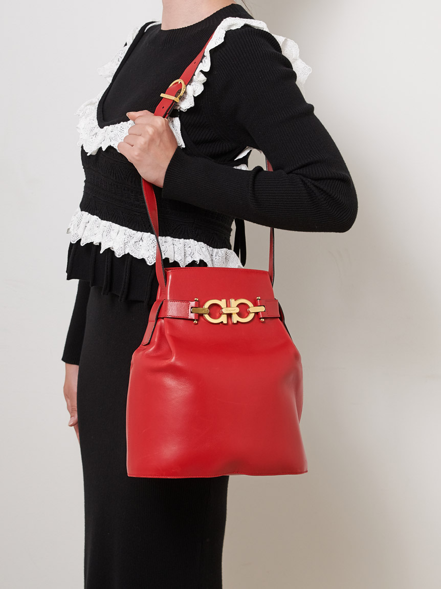 Salvatore Ferragamo ガンチーニ巾着ショルダー(ヴィンテージバッグ