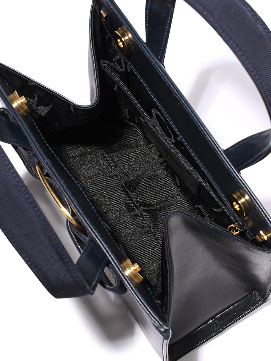SALVATORE FERRAGAMO エラスティックホウティテルハレエフラット Salvatore Ferragamo ヴァラ型押クロコショルダー(ヴィンテージ