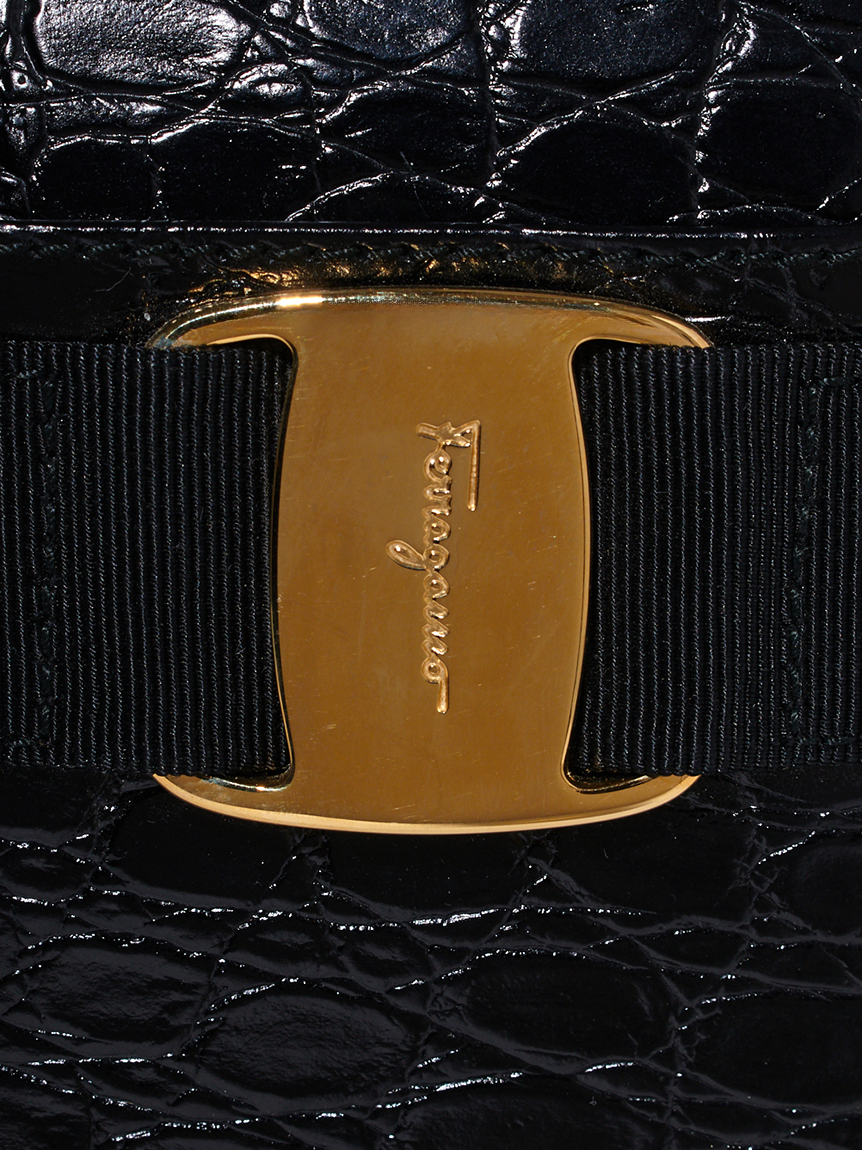 Salvatore Ferragamo ヴァラ型押クロコショルダー(ヴィンテージバッグ