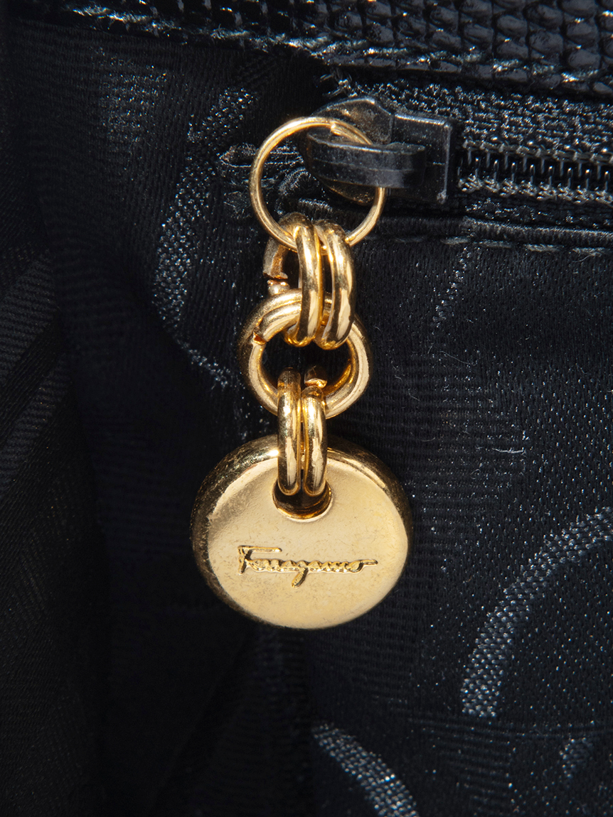 大人気♡良品♡フェラガモ♡ヴァラ♡リザード♡ショルダーバッグ Salvatore Ferragamo ヴァラ型押リザードショルダー(ヴィンテージ