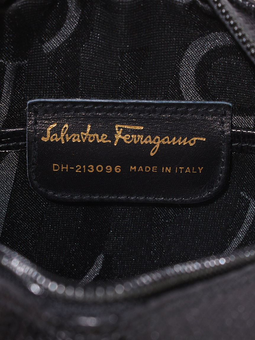 Salvatore Ferragamoヴァラ型押リザードショルダー(ヴィンテージバッグ