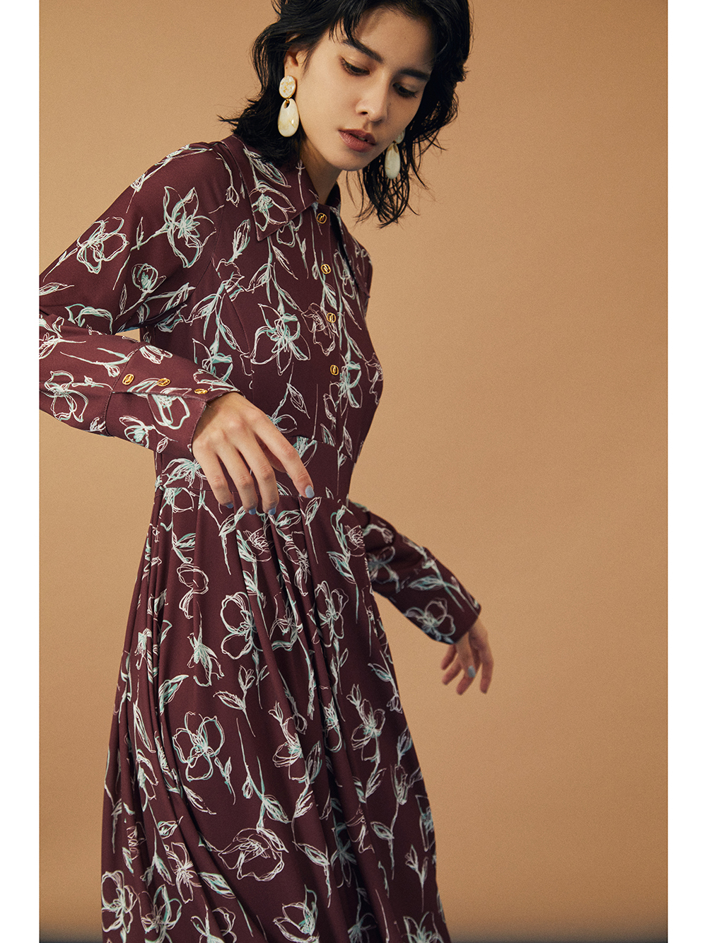 ライン花柄カットワンピース マキシ ロングワンピース ワンピース Lily Brown リリーブラウン の通販サイト 公式