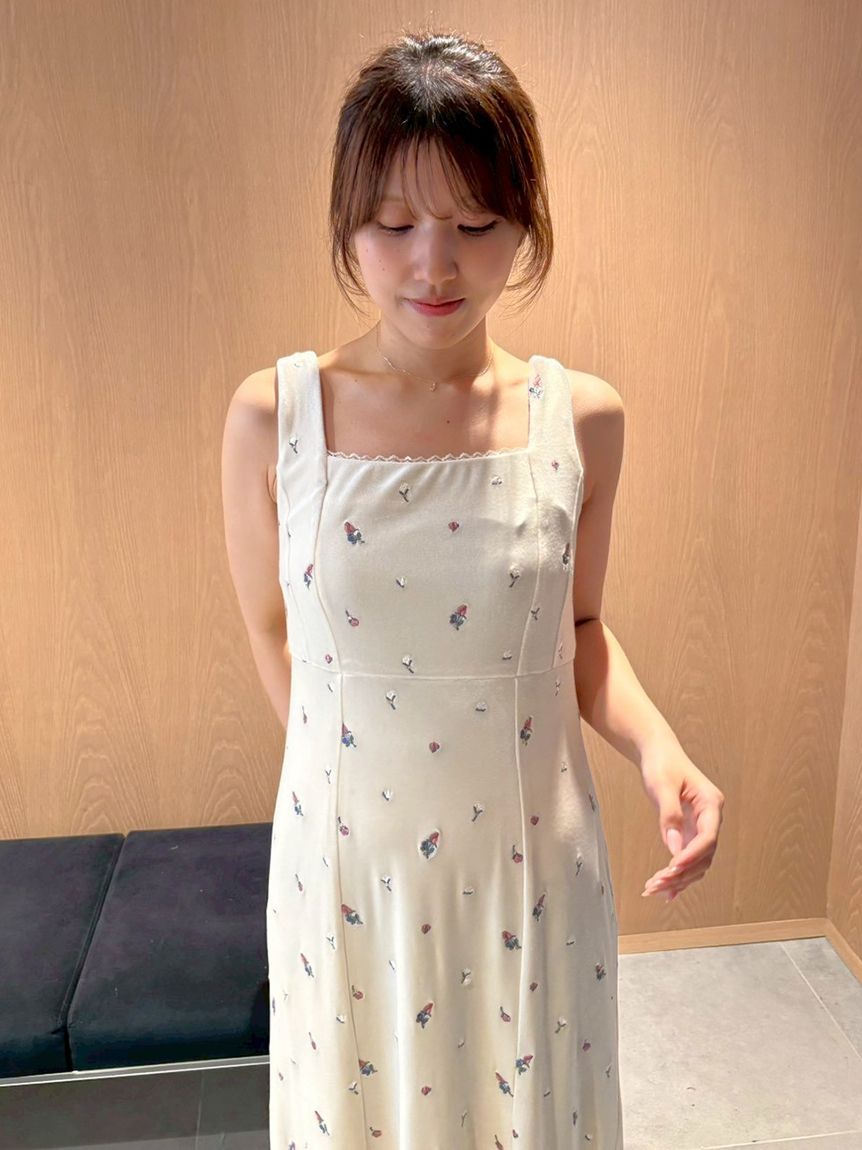 ベロア刺繍ワンピース(マキシ・ロングワンピース)｜ワンピース｜LILY