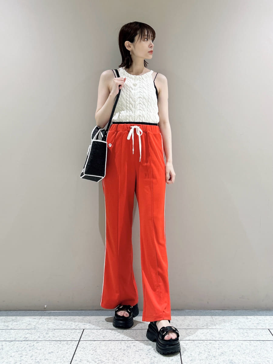 LILY BROWN×MARY QUANT】デイジー刺繍セミフレアトラックパンツ