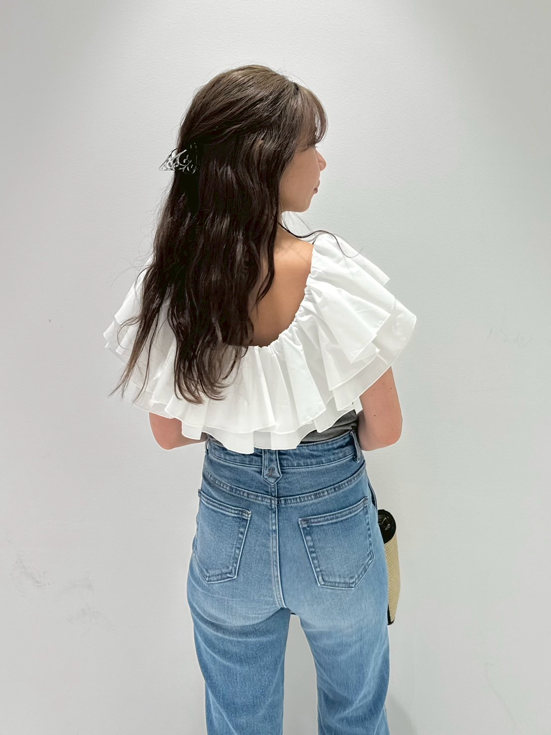 デコルテフリルカットトップス(Tシャツ・カットソー)｜トップス｜LILY