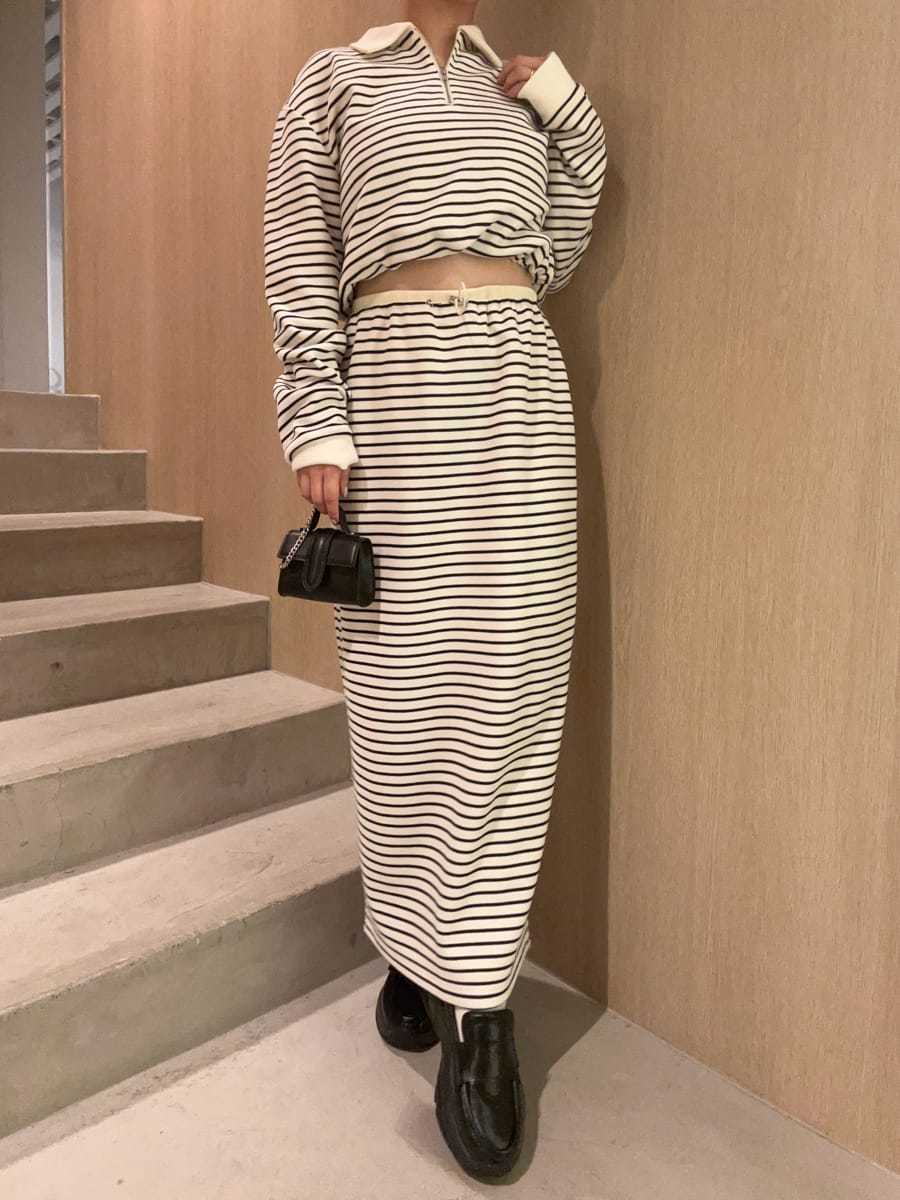 【新品タグ付き】Lilly Brown クロップド丈スウェットパーカー 楽天市場】【即日出荷】(ファイナルセール50%OFF) Lily Brown