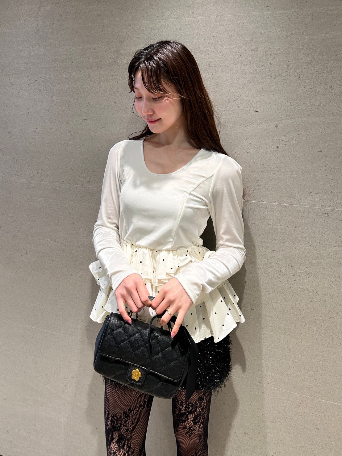 LILY BROWN（リリー ブラウン） ペプラムフリルトップス♥️新品タグ付き✨ ベロアペプラムフリルトップス(Tシャツ・カットソー)｜トップス｜LILY