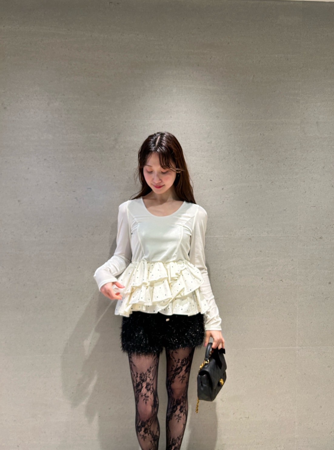 LILY BROWN（リリー ブラウン） ペプラムフリルトップス♥️新品タグ付き✨ ベロアペプラムフリルトップス(Tシャツ・カットソー)｜トップス｜LILY