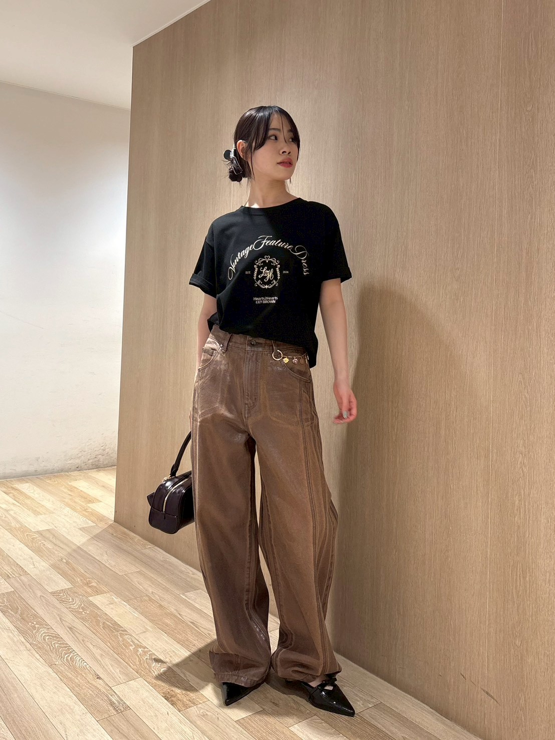 LILY BROWN×Hearts2Hearts】エンブレムロゴTシャツ(Tシャツ