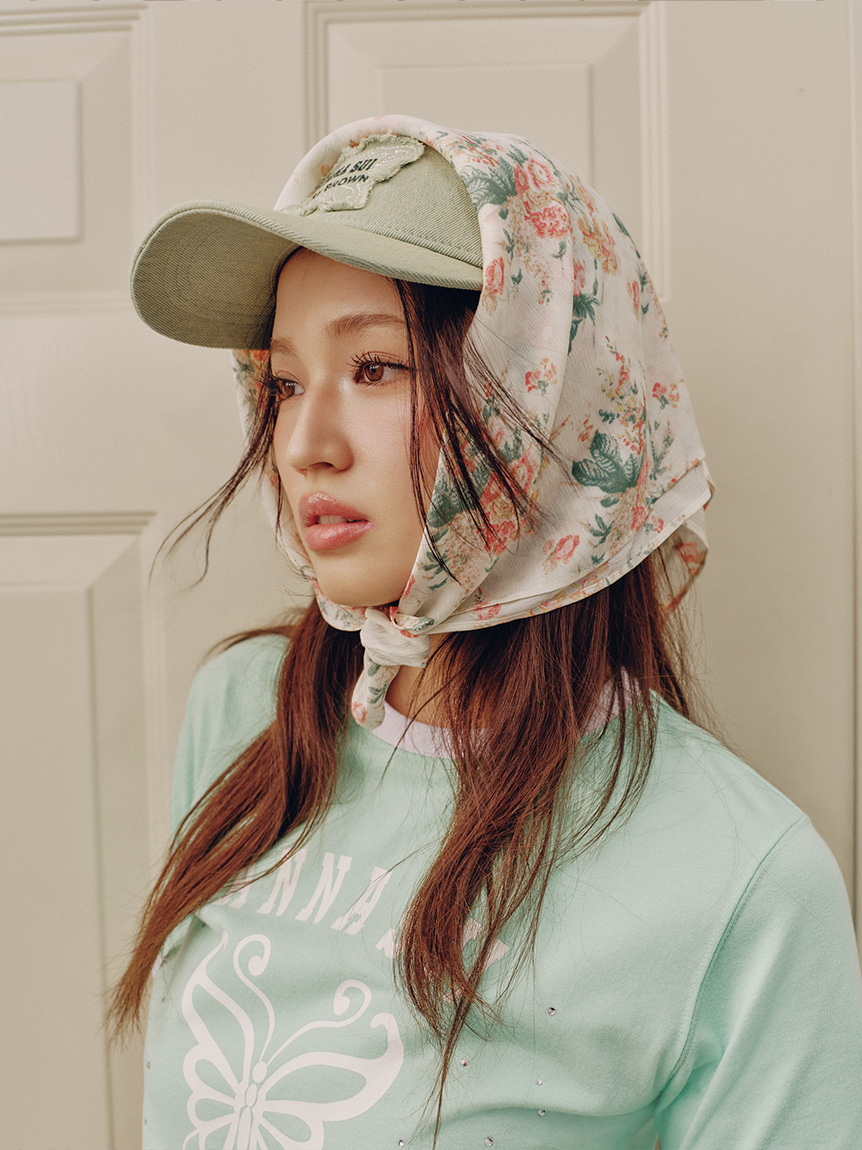 lily▼ページ LILY BROWN×ANNA SUI】バタフライリンガーストーンTシャツ(Tシャツ
