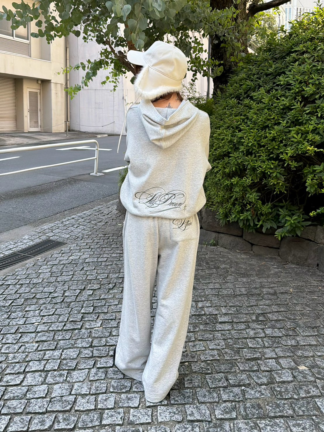 スクリプトスウェットトップス(スウェット・トレーナー)｜TOPS｜LILY