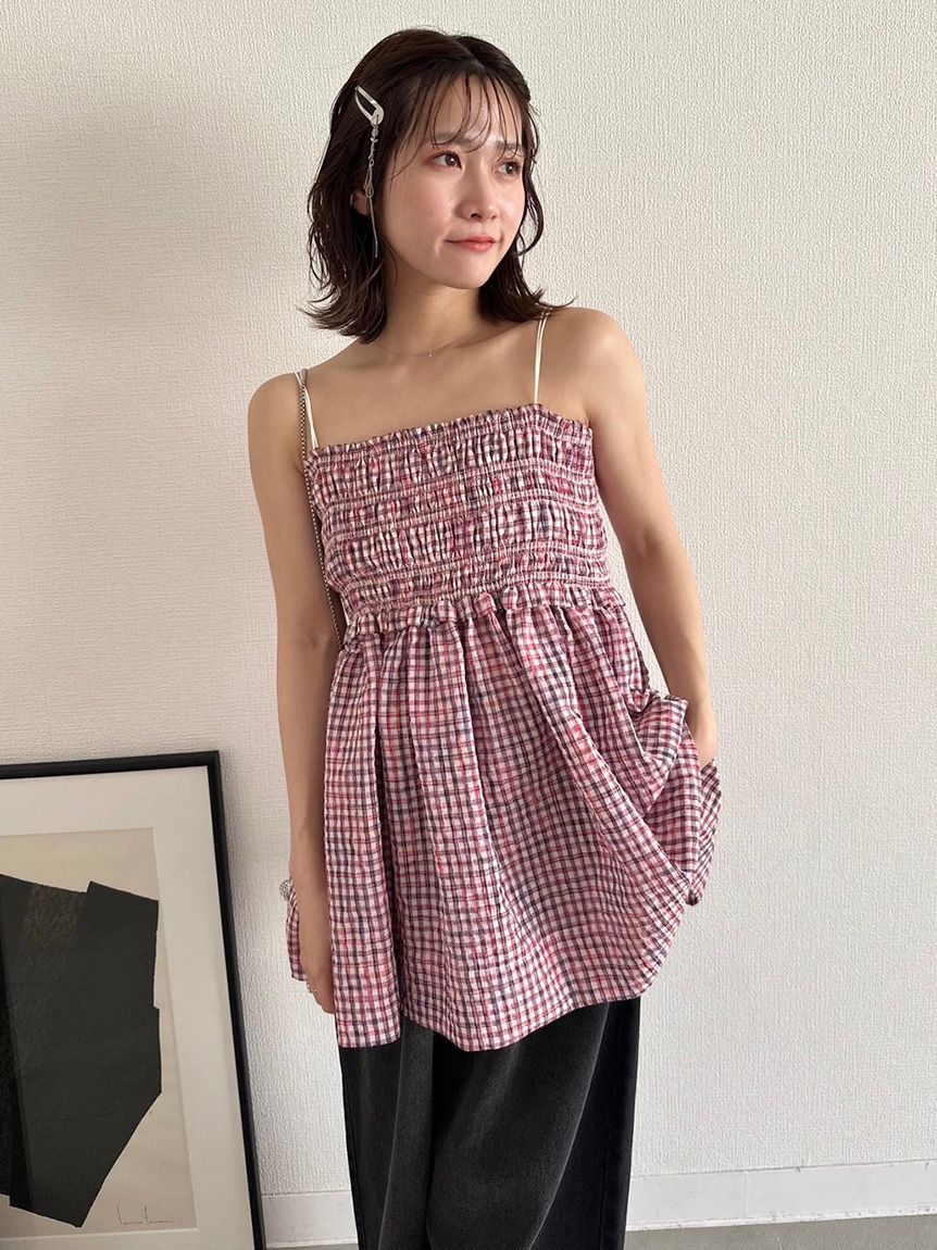 LILY BROWN｜シャーリングフリルトップス | Rakuten Fashion
