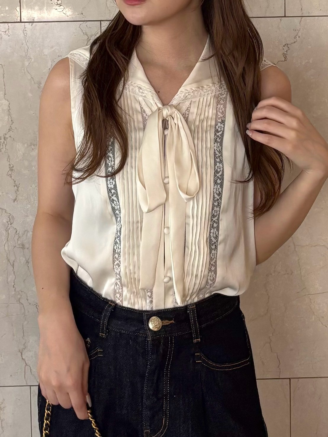 LILY BROWN リリーブラウン　サテンパフスリーブシャツ　アイボリー サテンセーラーカラーブラウス(シャツ・ブラウス)｜TOPS｜LILY BROWN