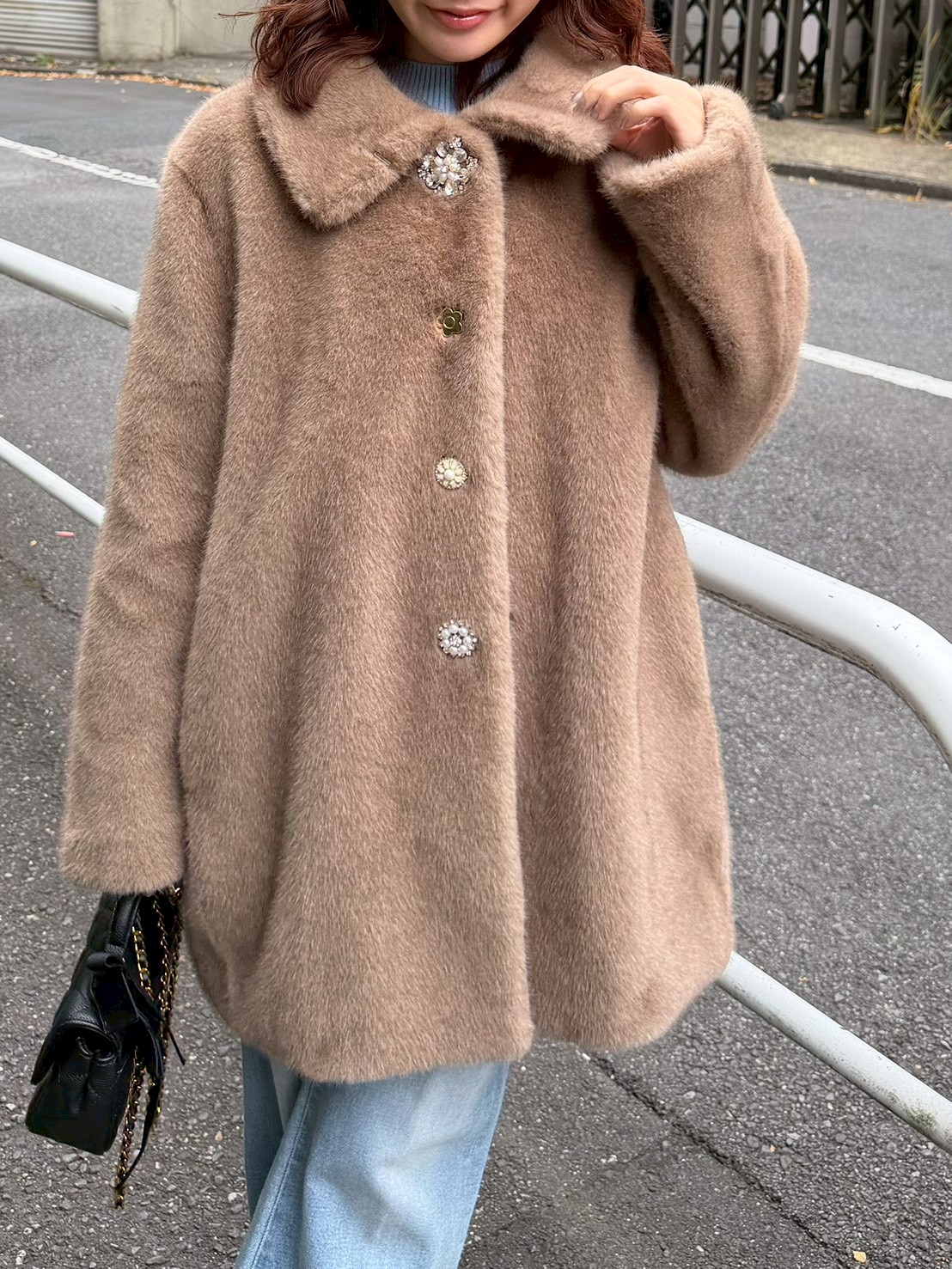 lilly様 おまとめ2点 アウター ニット LILY BROWN×MARY QUANT】デイジービジュー釦ファーコート