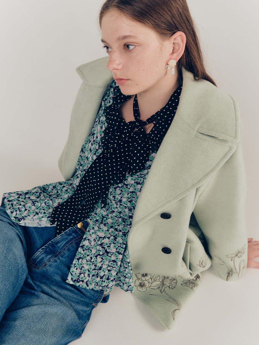 美品　LILY BROWN エンブロイダリーコクーンコート ブルー　2025年 美品 LILY BROWN エンブロイダリーコクーンコート ブルー 2025年