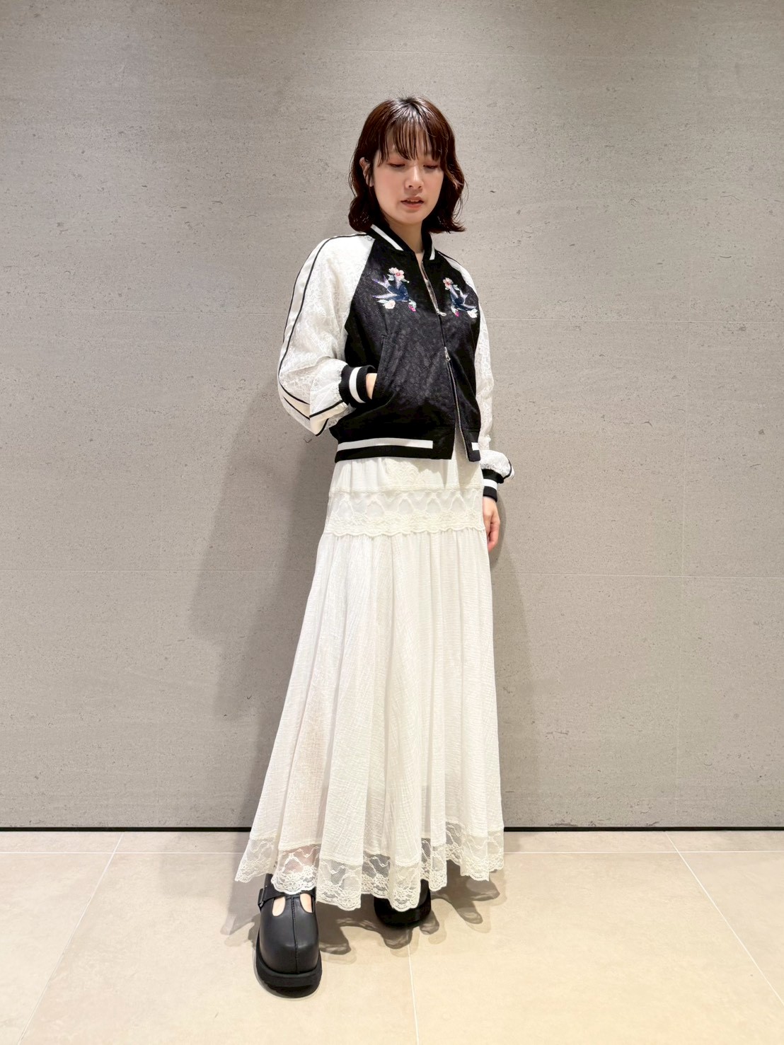 新品未使用品　伊太利屋刺繍入りピンクテーラードジャケット 9号 LILY BROWN×KEITA MARUYAMA】yozakuraスカジャン(サテンリバーシブル