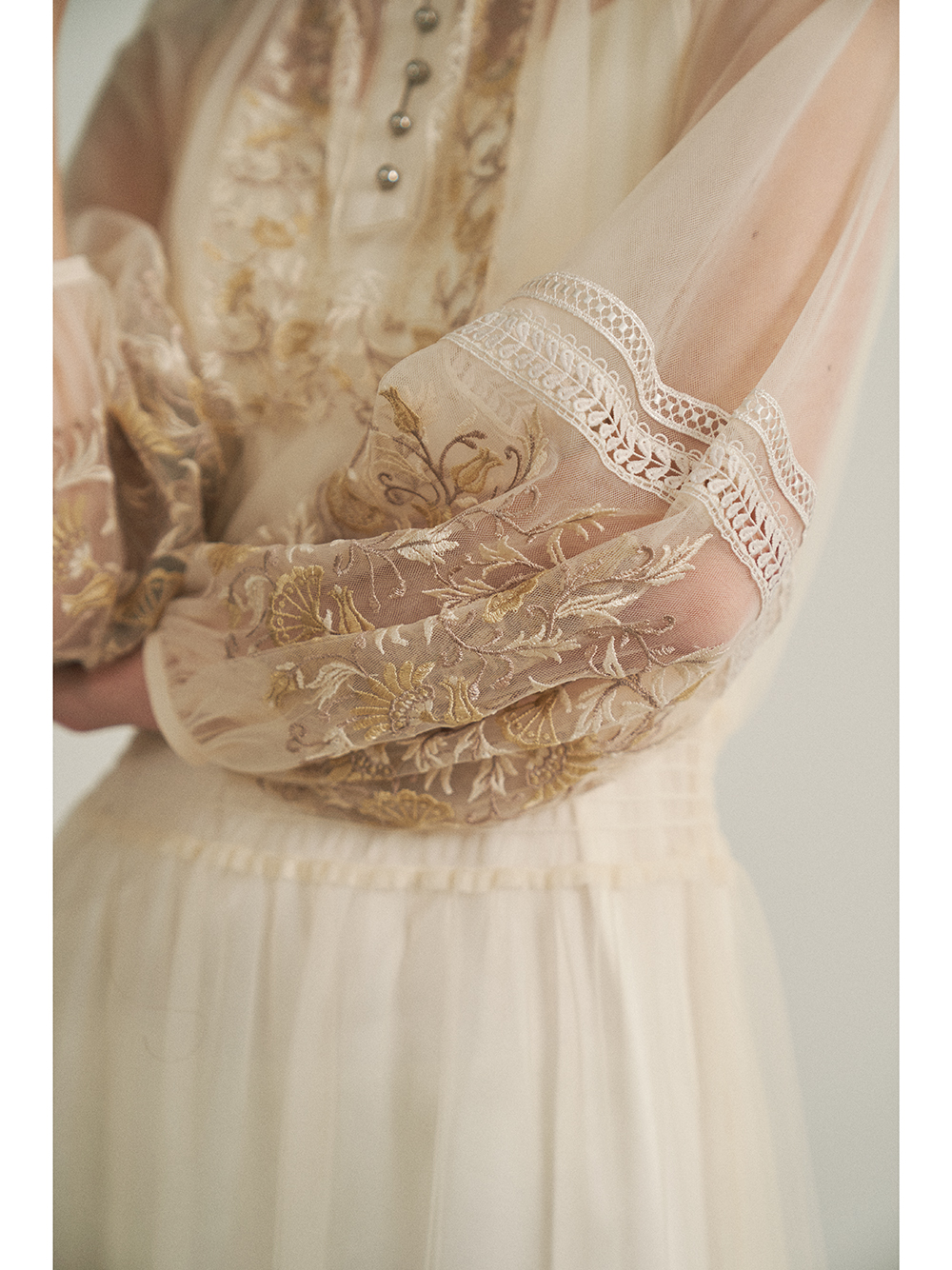 オフィシャルオンラインストア限定 チュール刺繍ワンピース マキシ ロングワンピース ワンピース Lily Brown リリーブラウン の通販サイト 公式