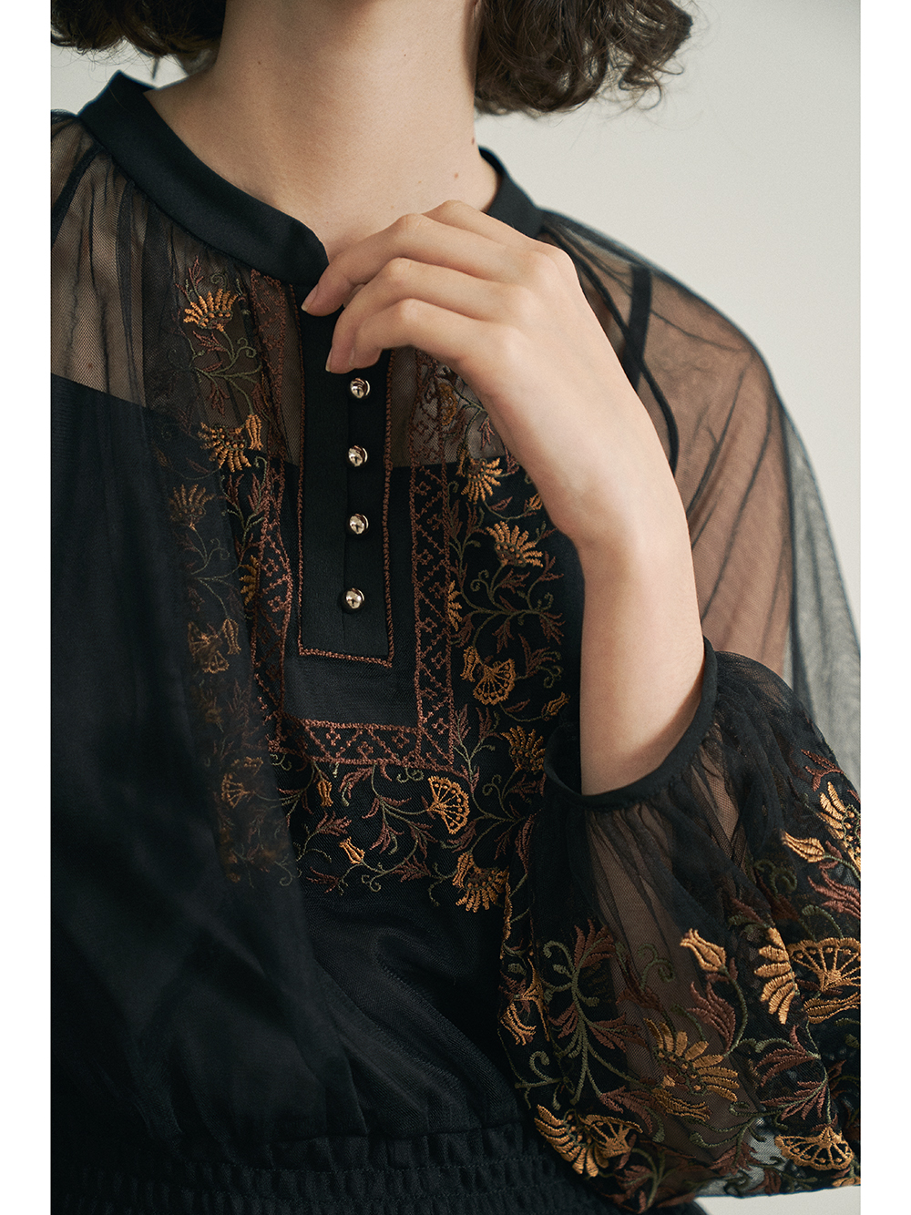 オフィシャルオンラインストア限定 チュール刺繍ワンピース マキシ ロングワンピース ワンピース Lily Brown リリーブラウン の通販サイト 公式