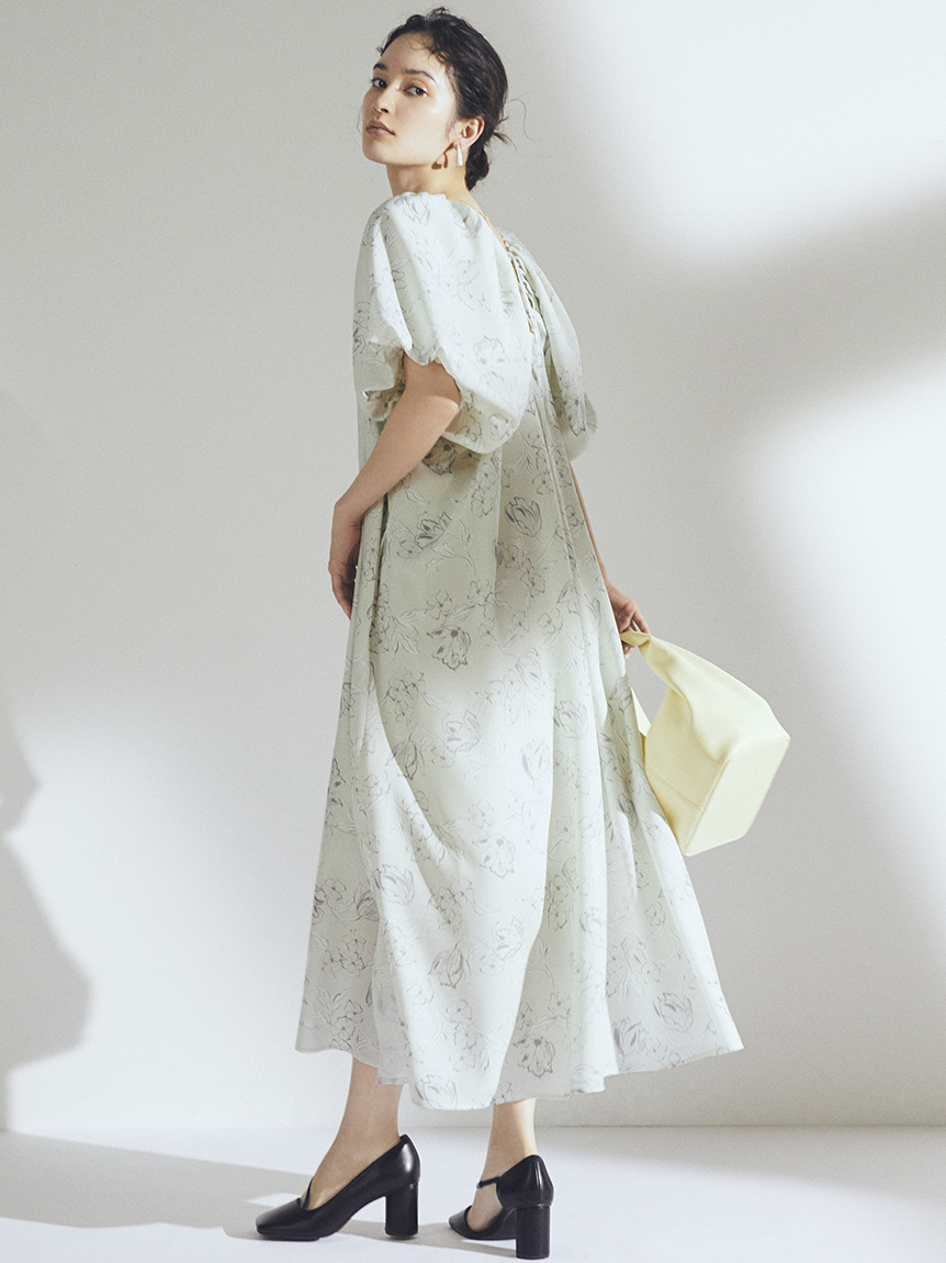 Vネックボリュームワンピース マキシ ロングワンピース ワンピース Lily Brown リリーブラウン の通販サイト 公式