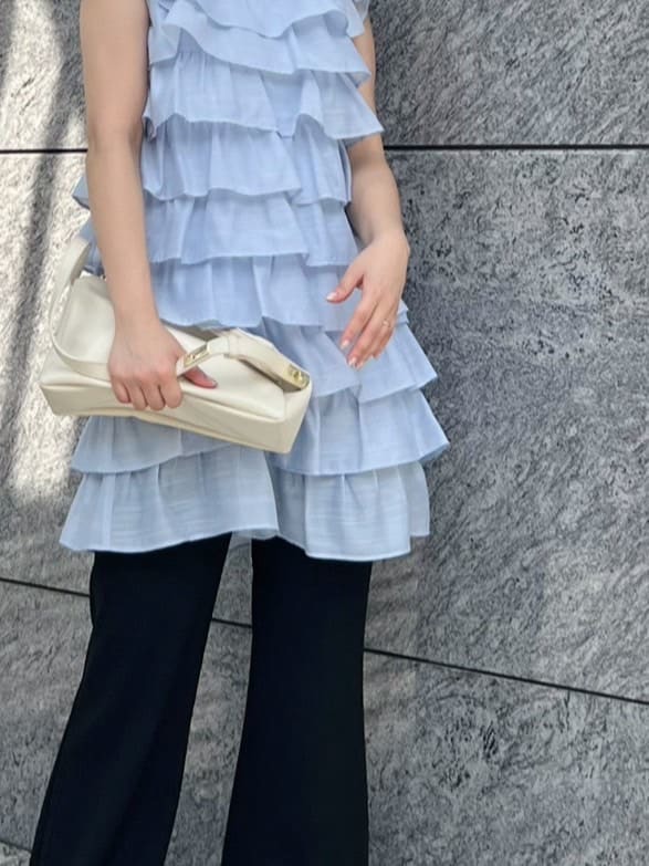 フリルボウタイミニドレス(ミニワンピース)｜ワンピース｜LILY BROWN