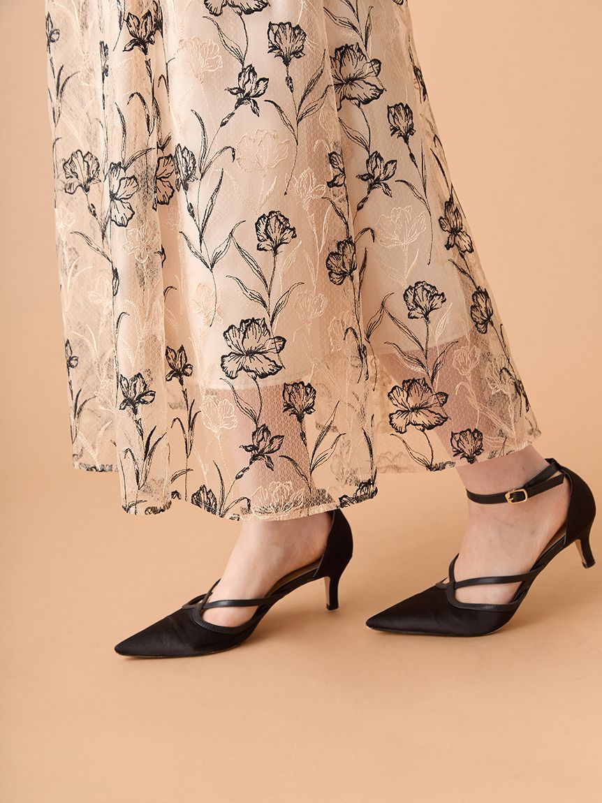 ラインフラワーエンブロイダリードレス(マキシ・ロングワンピース