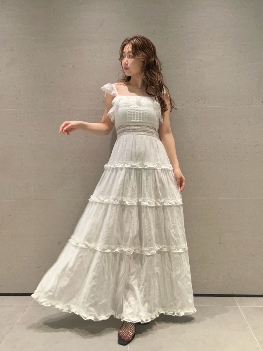 新品　タグ付きLILY BROWNティアードフリルキャミワンピース ティアードフリルキャミワンピース(マキシ・ロングワンピース