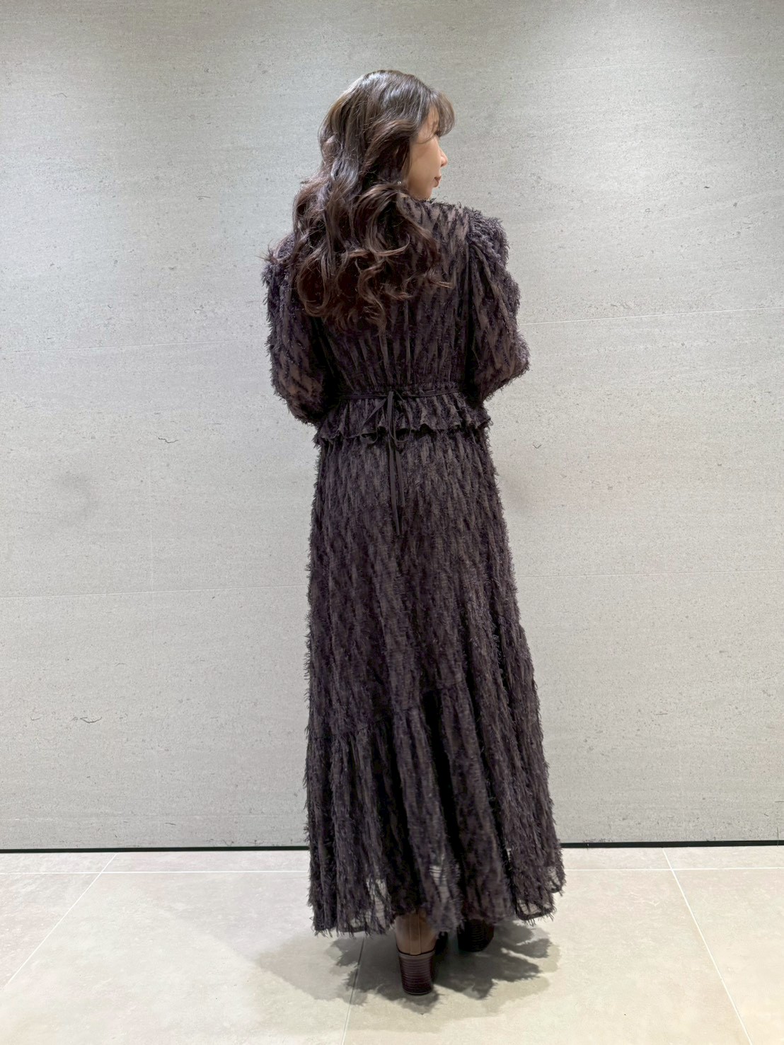 値下げ中 LILY BROWN 完売品 ペプラムジャガードワンピース 美品 リリーブラウン LILY BROWN 2WAYペプラムジャガードワンピース （GLD