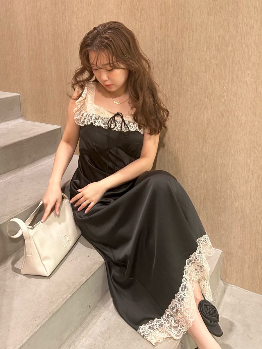 ヴィンテージレーストリムサテンロングドレス(マキシ・ロング