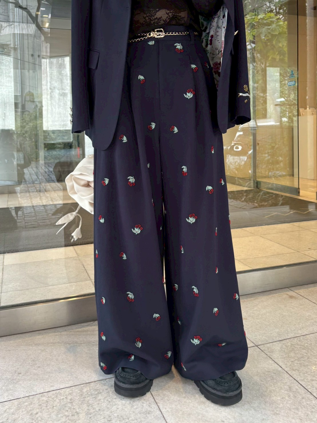 MARUYAMA BROWN×KEITA LILY エンブロイダリートラウザーズ MARUYAMA】sakuraエンブロイダリートラウザーズ BROWN×KEITA LILY パンツ