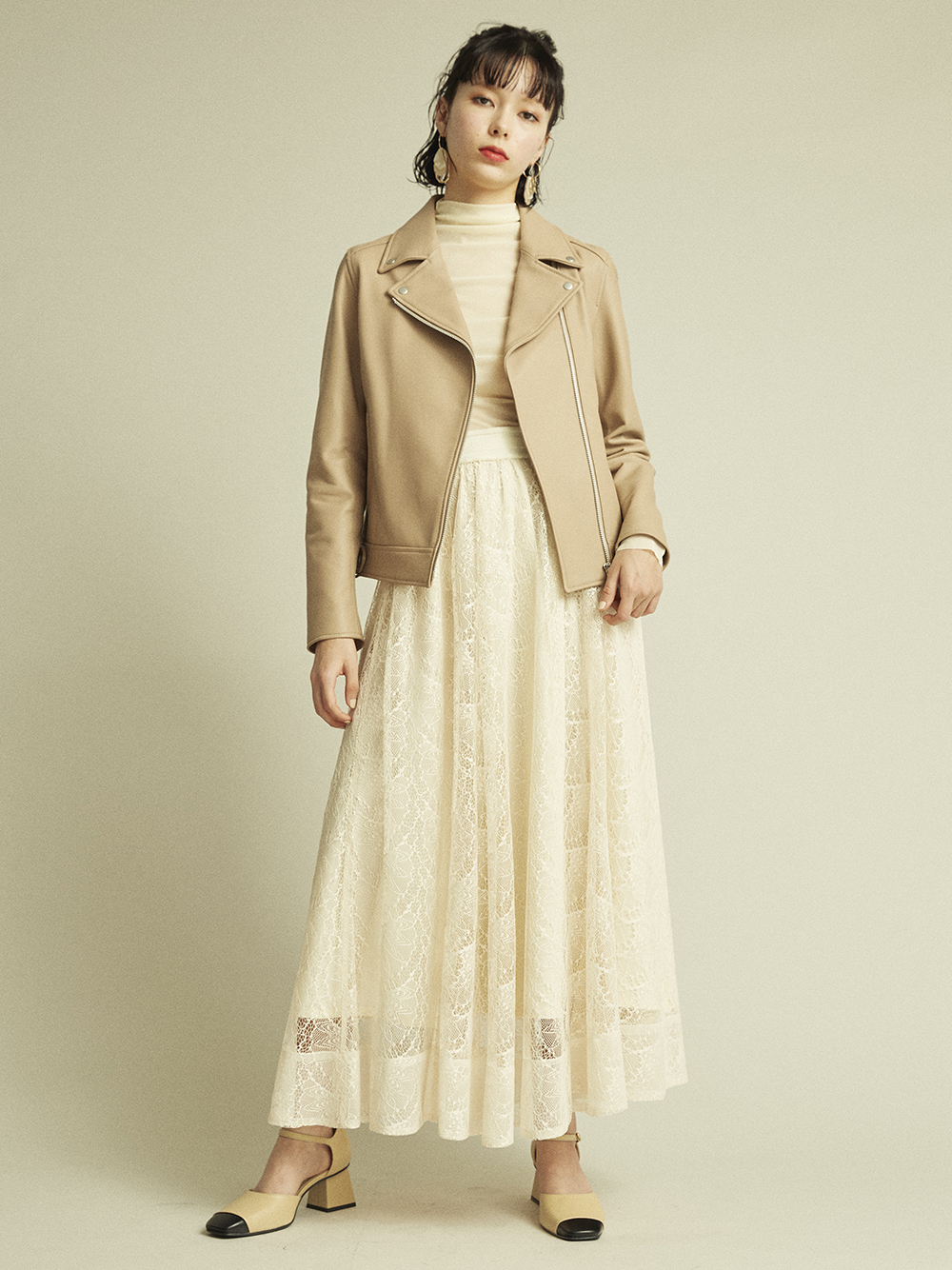 バタフライレースロングスカート ロングスカート スカート Lily Brown リリーブラウン の通販サイト 公式