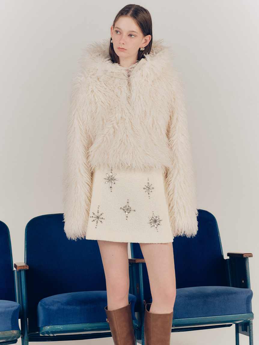 リリーブラウン　ビジューフェザースカート　ホワイト M L キャンディストック LILY BROWN（リリーブラウン）の「[L.B CANDY STOCK]ビジューフェザー