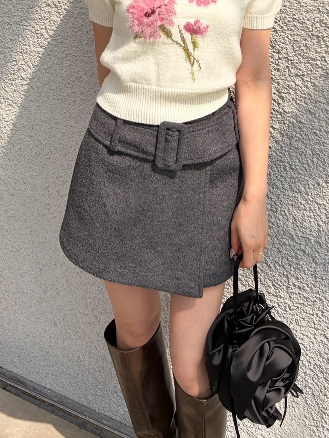 ビックベルトミニスコート(ミニスカート)|SKIRT|LILY BROWN(リリー ビックベルトミニスコート(ミニスカート)|SKIRT|LILY BROWN(リリー