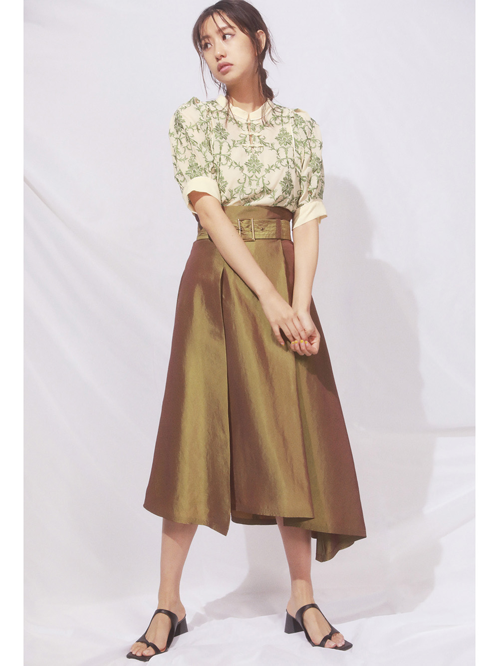 人気新作 リリーブラウン オリエンタル刺繍スカートの通販 by sun