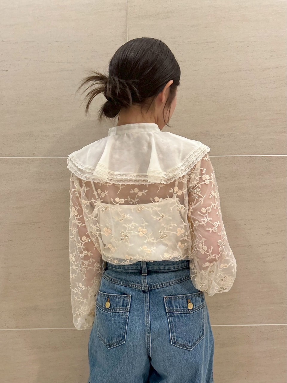 t*ん様 【新品】LILY BROWN フラワービジューレースブラウス BLK L.B CANDY STOCK]フラワービジューレースブラウス(シャツ