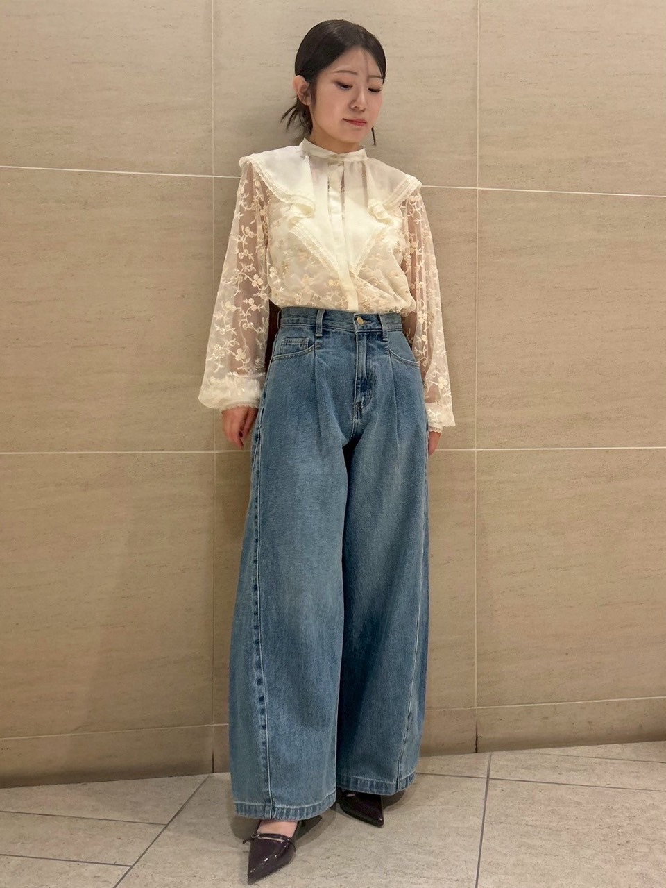 t*ん様 【新品】LILY BROWN フラワービジューレースブラウス BLK L.B CANDY STOCK]フラワービジューレースブラウス(シャツ