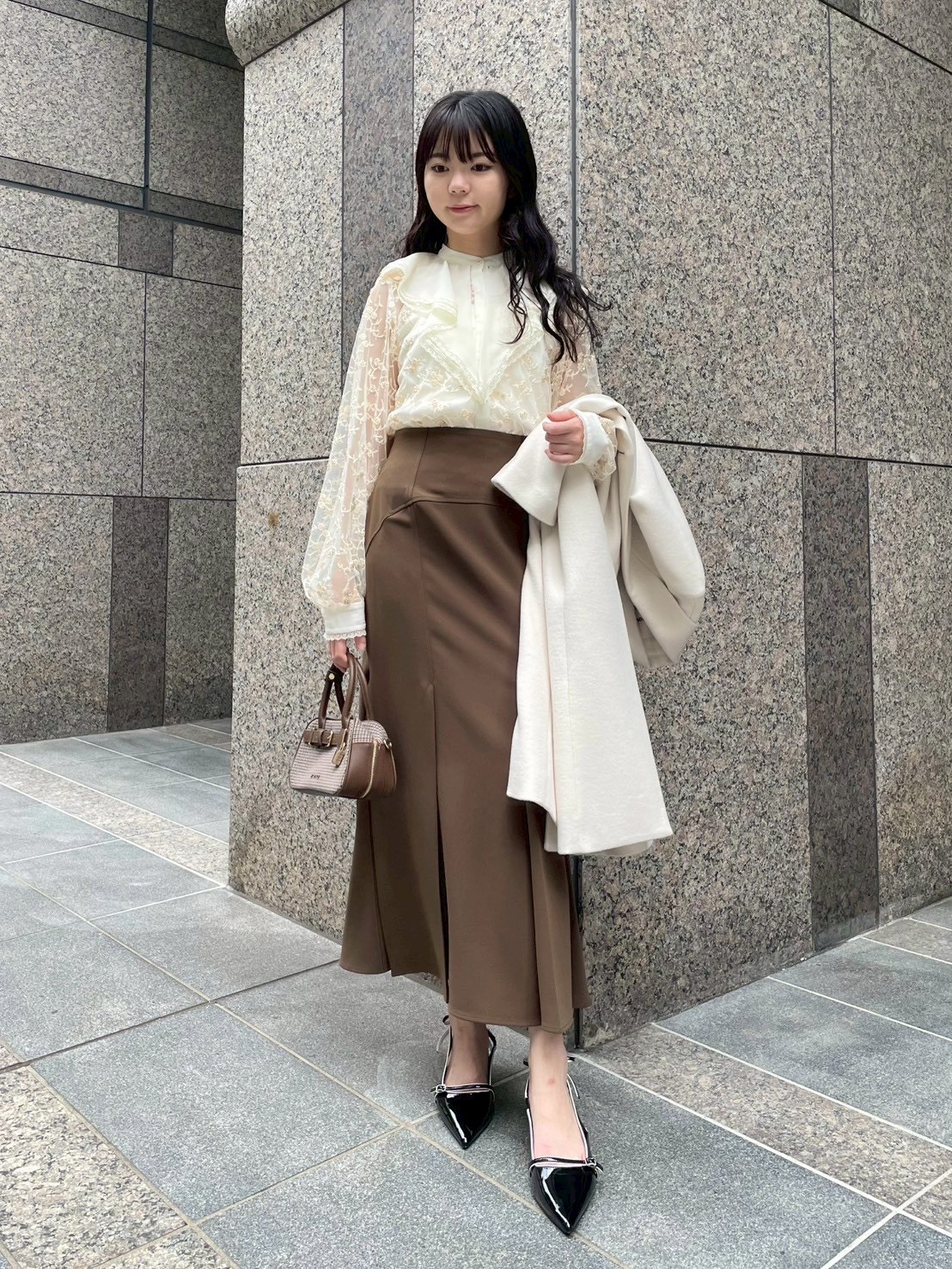 t*ん様 【新品】LILY BROWN フラワービジューレースブラウス BLK L.B CANDY STOCK]フラワービジューレースブラウス(シャツ