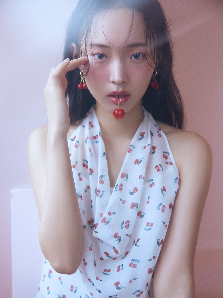 rico様用　新品 LilyBrown ぼかし花柄 シフォン トップス LILY BROWN Lily Brown ぼかし花柄シフォントップス ブラック