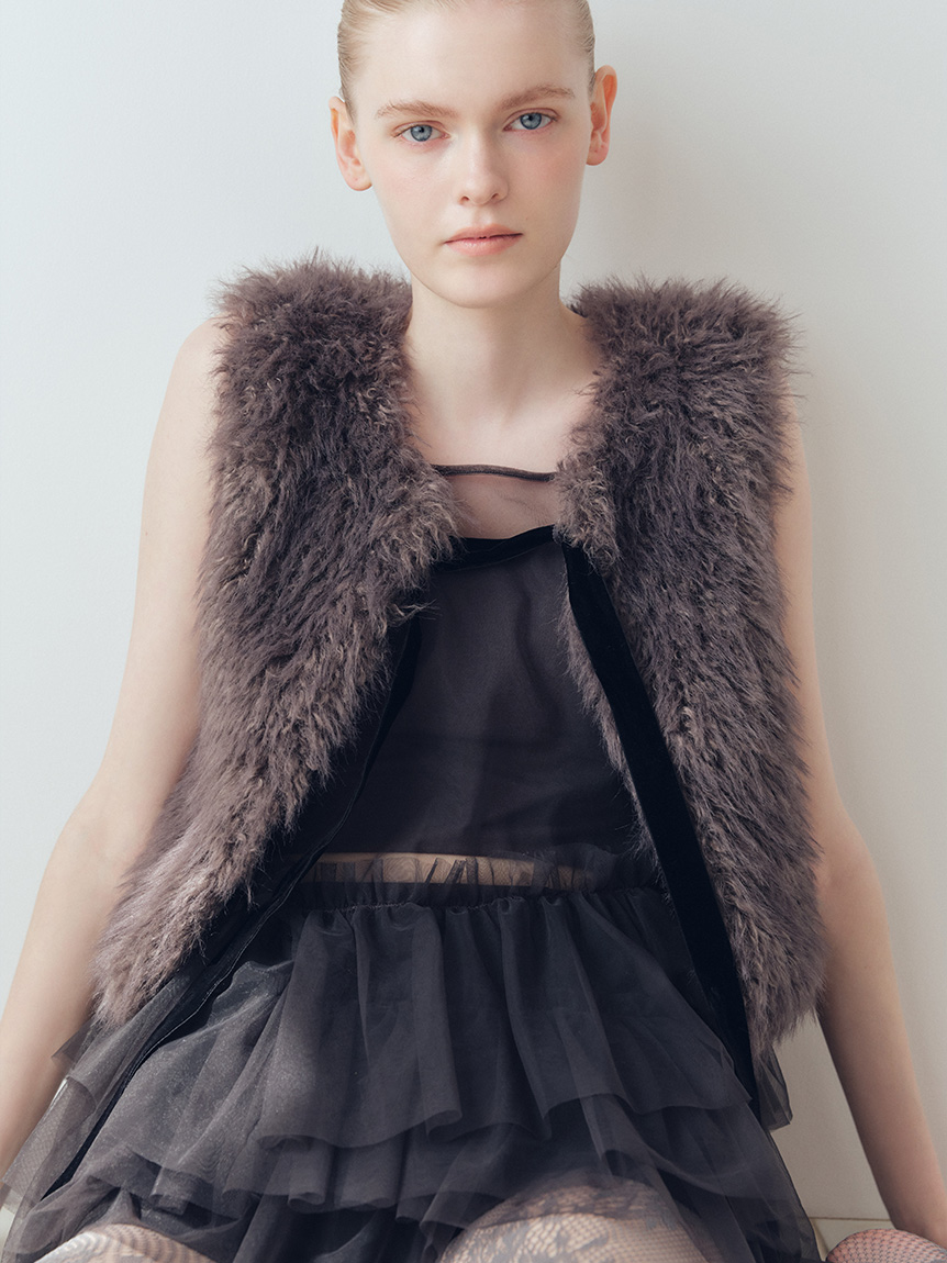 ベロアリボンファーベスト(ベスト)｜アウター｜LILY BROWN（リリー