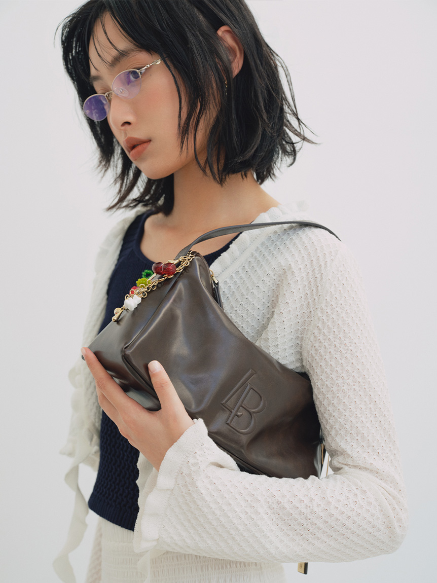 【新品未使用】リリーブラウン　オリエンタルメタルバッグ　チェーンバッグ/シルバー LBロゴショルダーバッグ(ショルダーバッグ)｜バッグ｜LILY BROWN