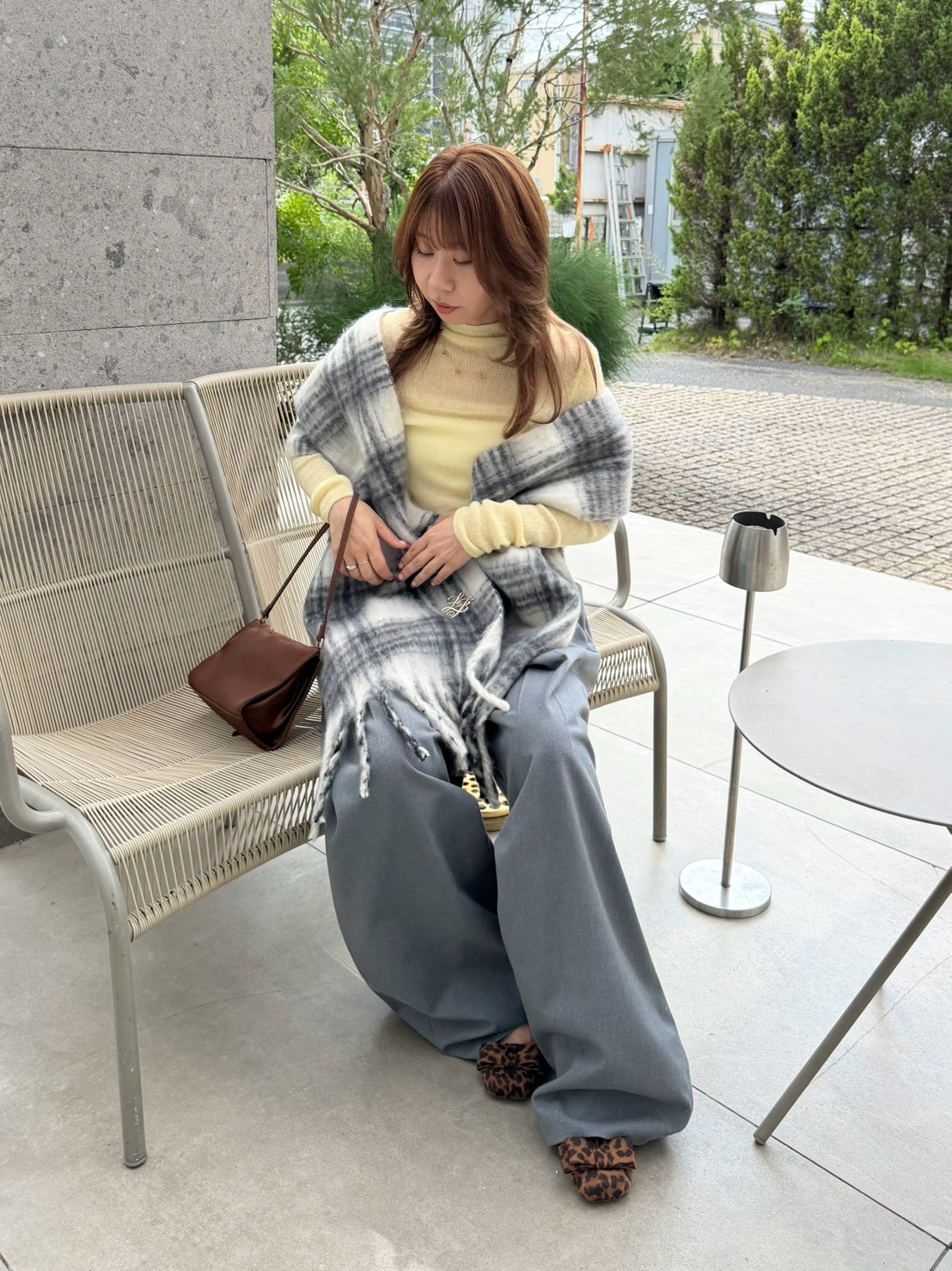 ブローチ付きシャギーストール(ストール・マフラー)｜FASHION GOODS