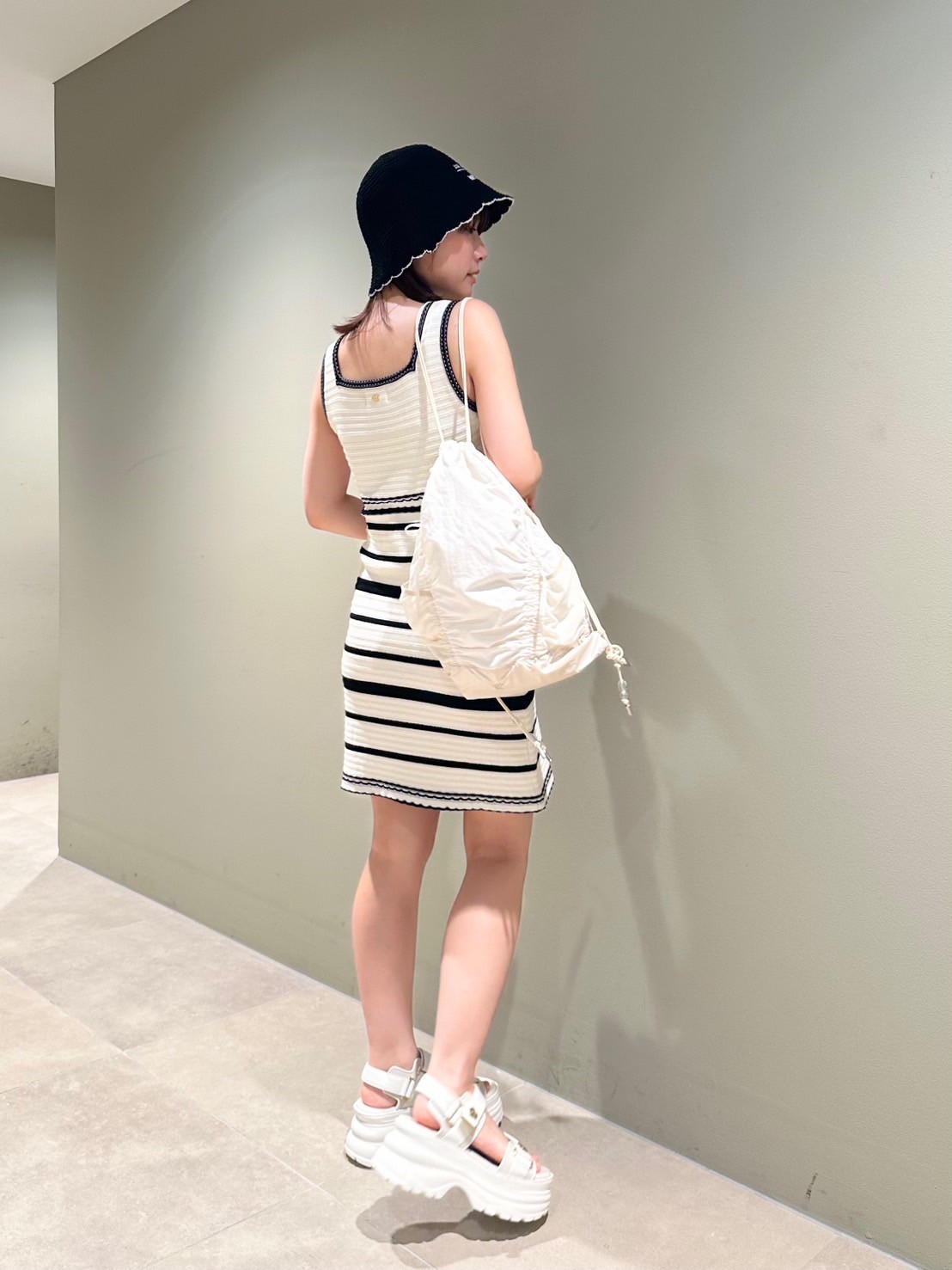LILY BROWN×MARY QUANT　デイジーロゴスニーカーソールサンダル LILY BROWN×MARY QUANT】デイジーロゴモチーフスニーカーソール