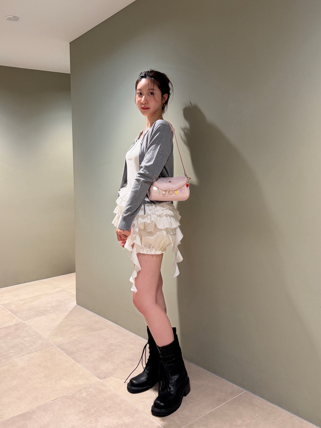LILY BROWN エンブレム刺繍カーディガン アイボリー 白 新品 LILY BROWN×Hearts2Hearts】エンブレム刺繍カーディガン(カーディガン